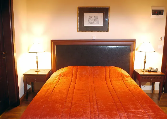 מלון Olympus Mediterranean Boutique 4*