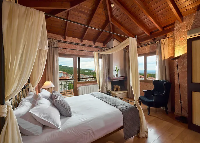 מלון Olympus Mediterranean Boutique 4*